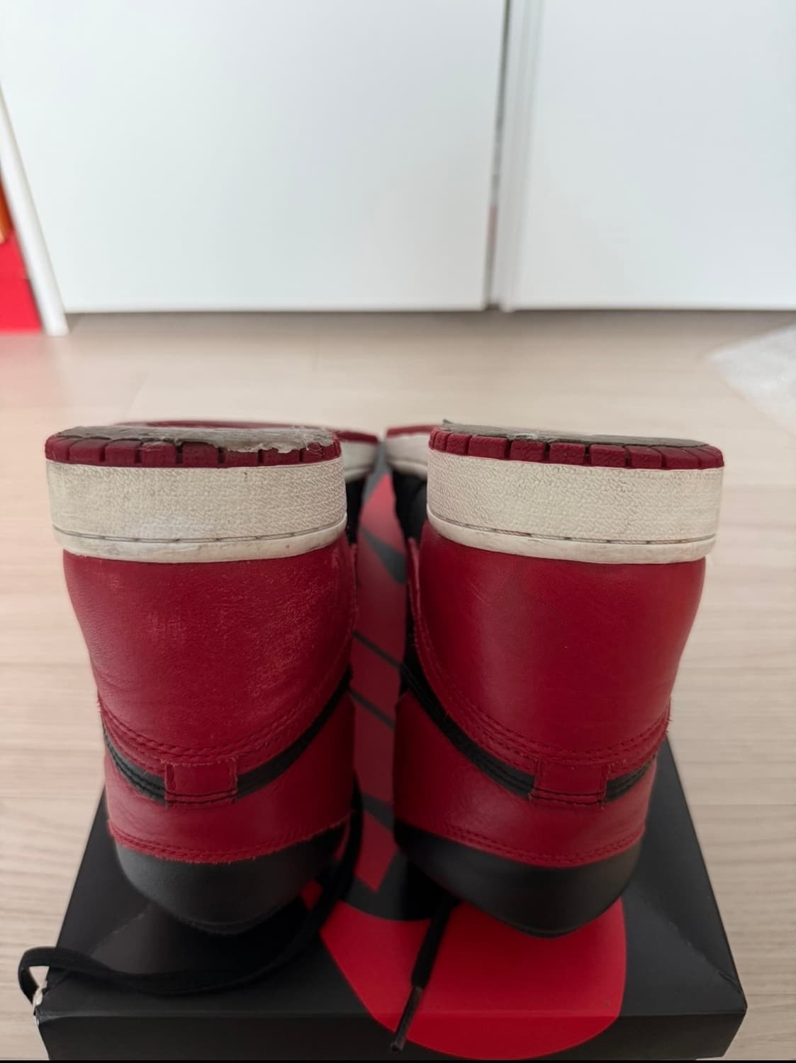 조던 1 레트로 하이 OG 브레드 밴드 2016 260 상품이미지4