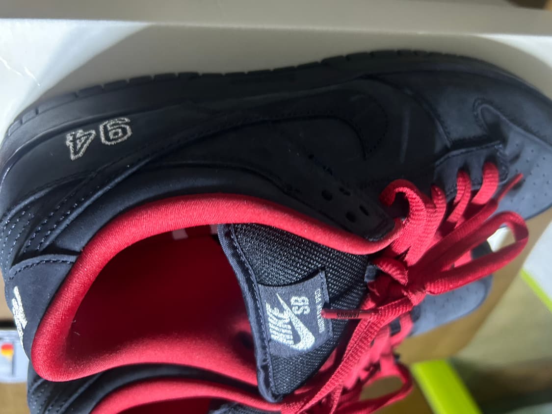 나이키X슈프림 SB 덩크 로우 블랙 상품이미지2