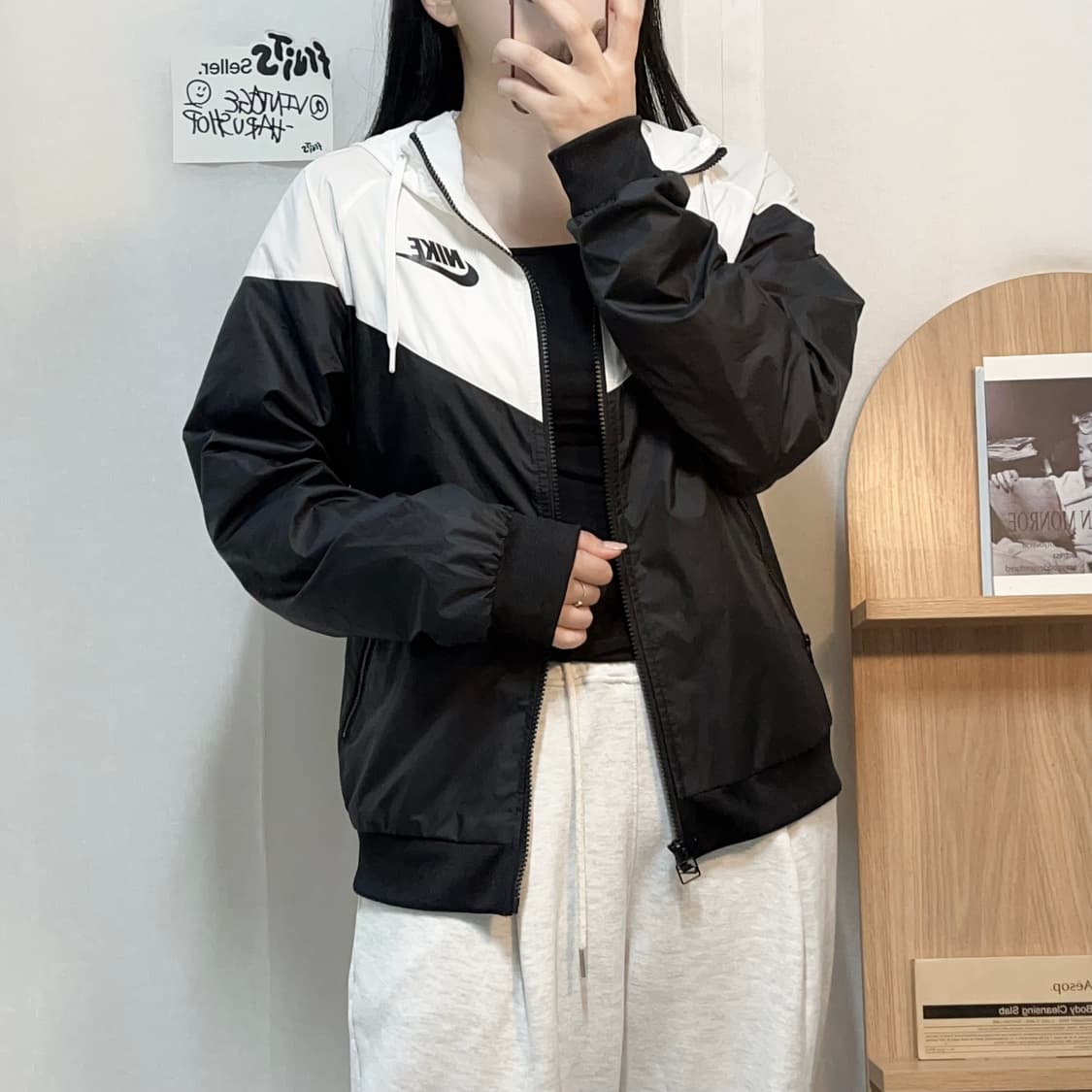 [정품] 나이키 아이보리 블랙 윈드러너 바막 [ S ] 상품이미지1