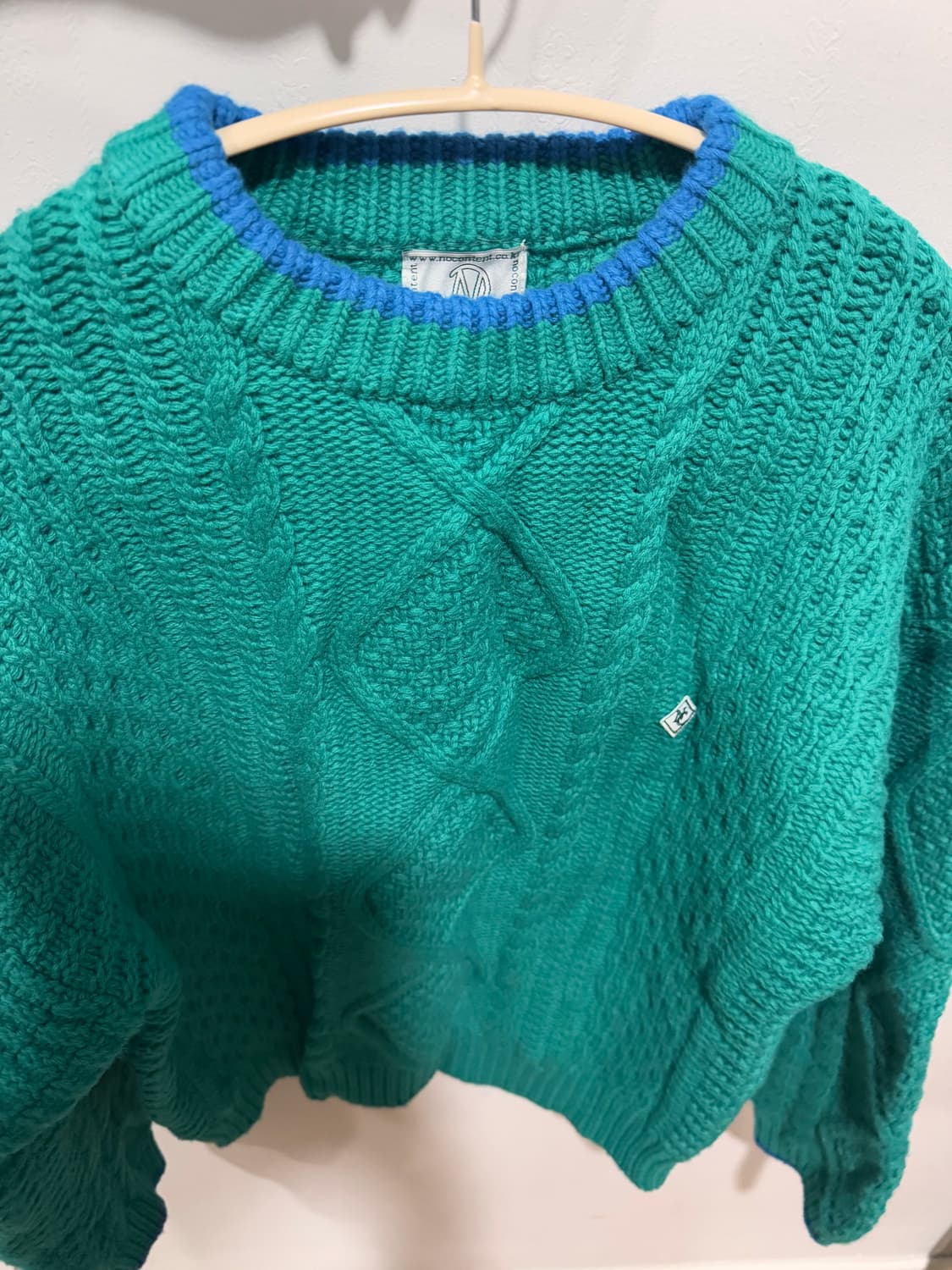 노컨텐츠 케이블 니트 엔조블루스아우어솔티가디건그린버터페스토패딩 상품이미지8