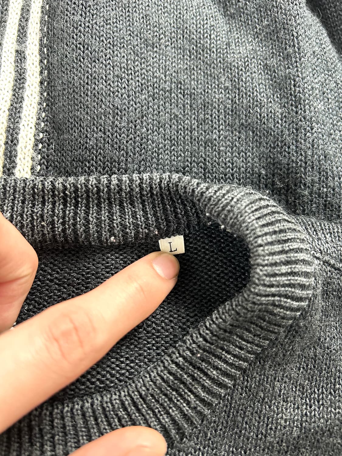 Black PIA 크로스 라인 니트 상품이미지5