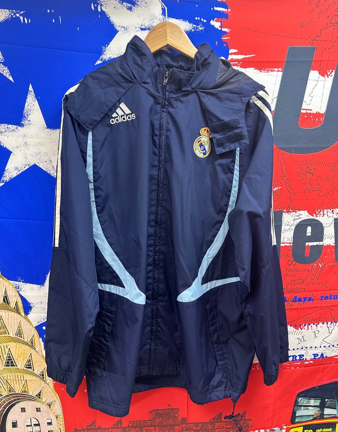 아디다스 올드스쿨 레알마드리드 오버핏 바람막이점퍼 XL105 상품이미지1