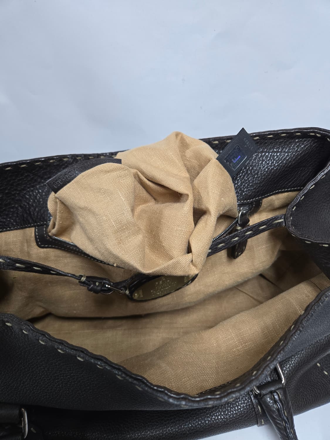 팬디 셀러리아 레더 토트백  상품이미지8