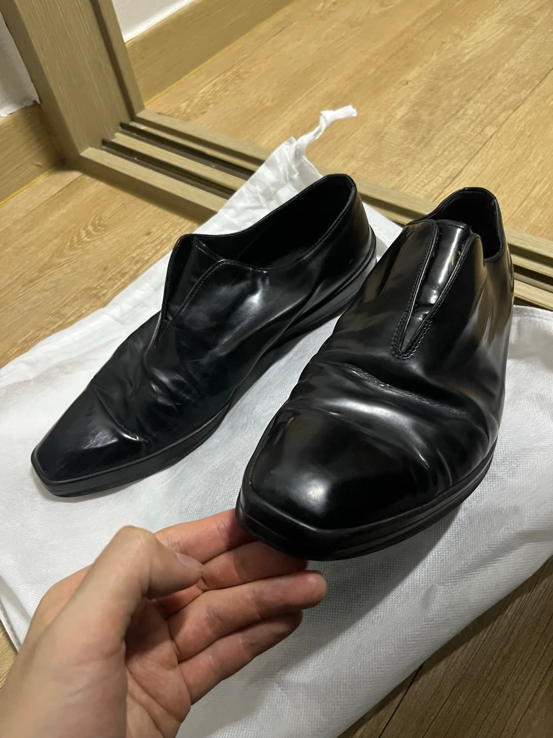 프라다 스퀘어토 레더 슈즈 상품이미지2