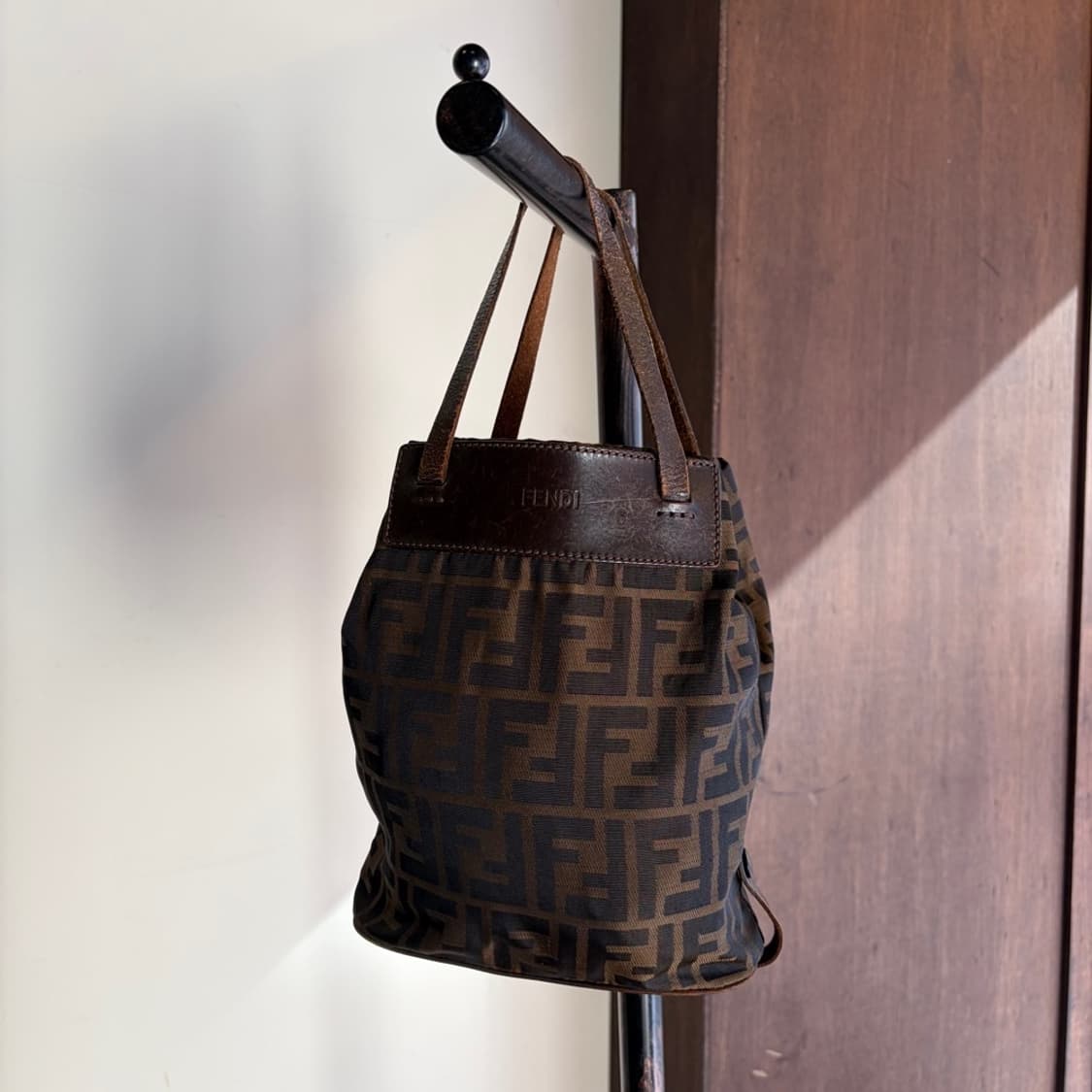 16068 - 펜디 주카 캔버스 핸드백 상품이미지1