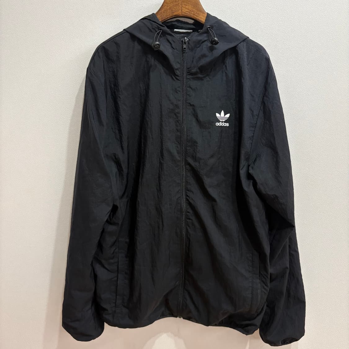 아디다스 에센셜 윈드브레이커 블랙 L 상품이미지1