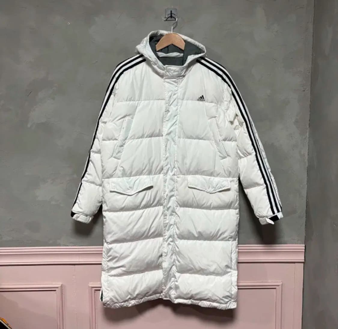 아디다스 화이트 덕다운 롱패딩 남여공용 상품이미지1