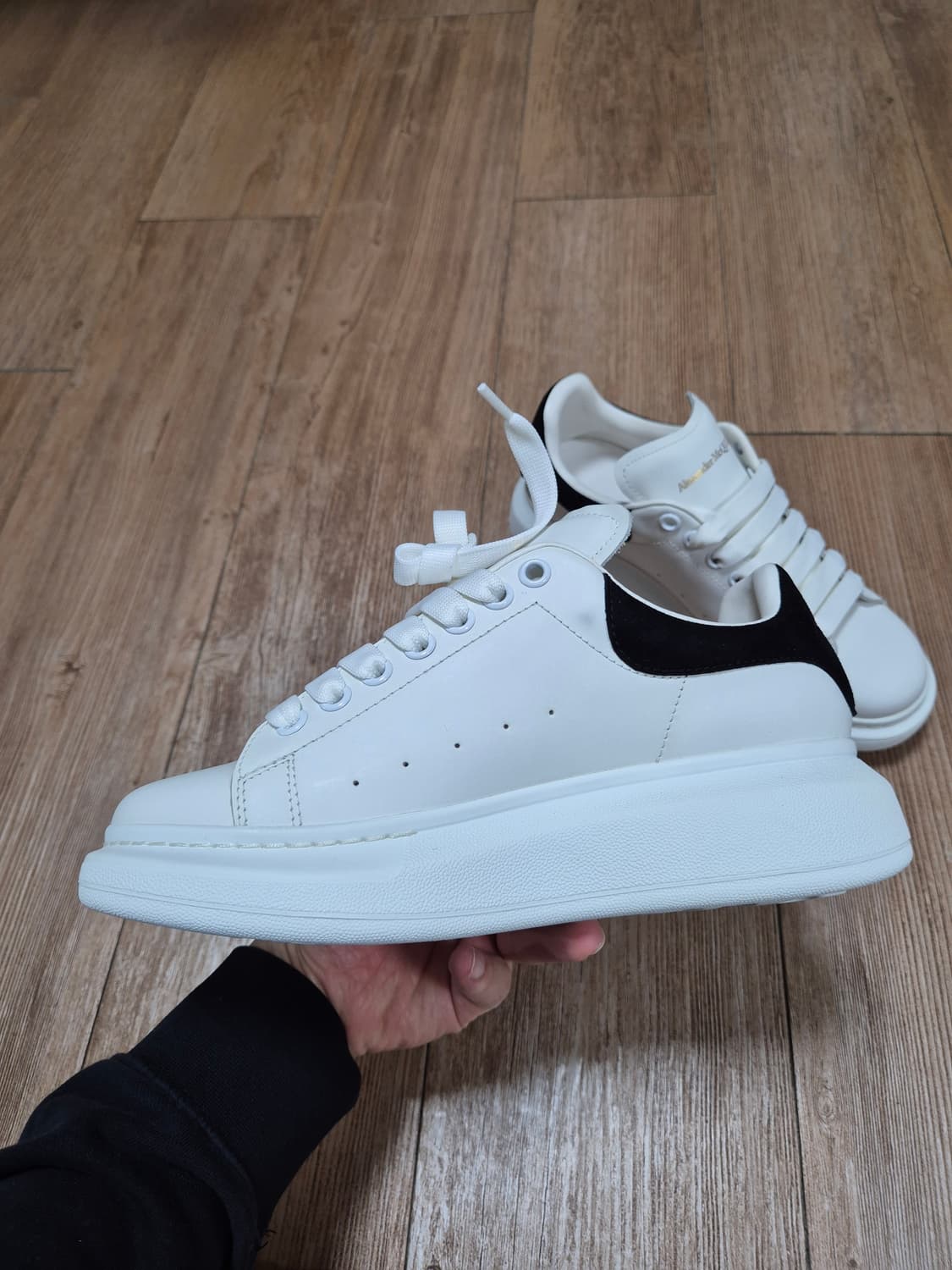 새상품컨디션 알렉산더 맥퀸39-250 상품이미지3