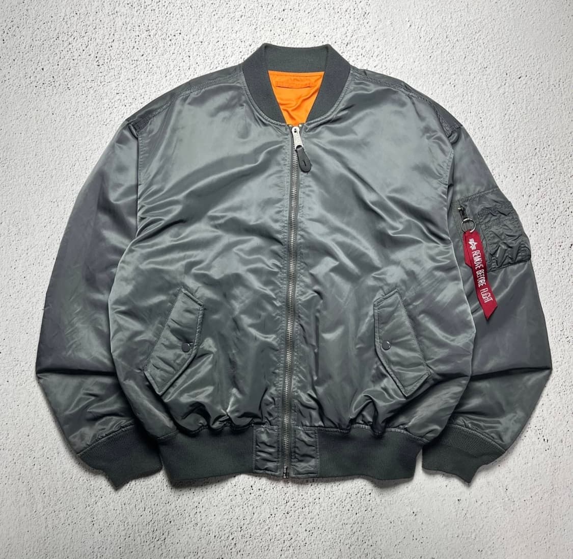 [XL] Alpha Industries Ma-1 건메탈 상품이미지1