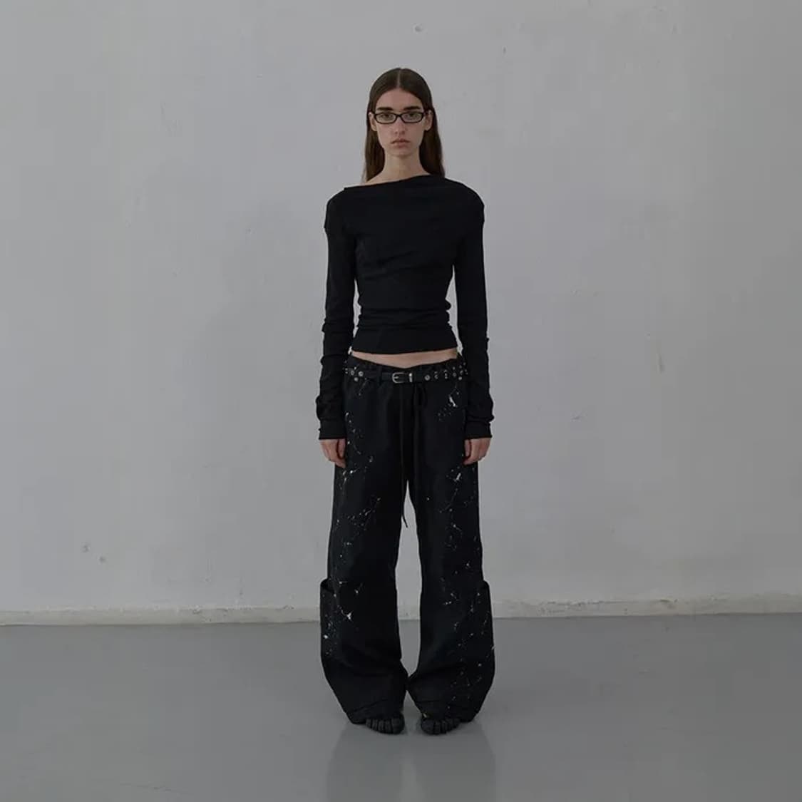 lcdc curved long sleeve top black 상품이미지1