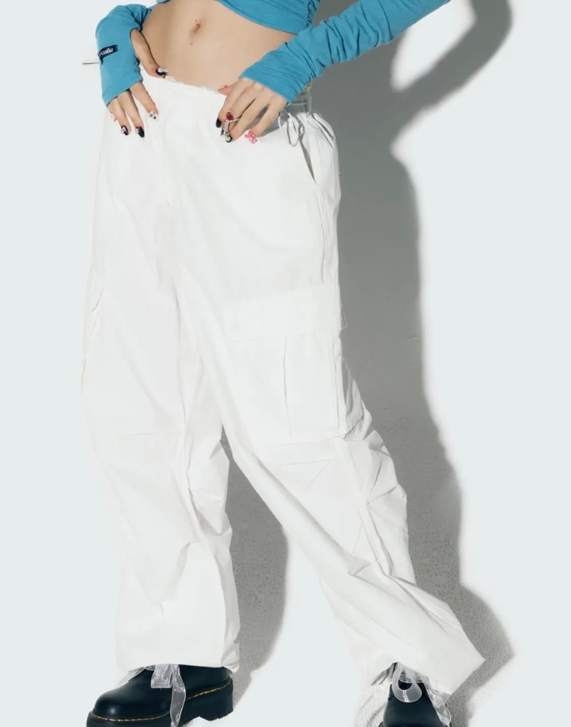 [새상품] 애즈이프캘리 파라슈트 카고팬츠 화이트 르세라핌 바지 상품이미지1