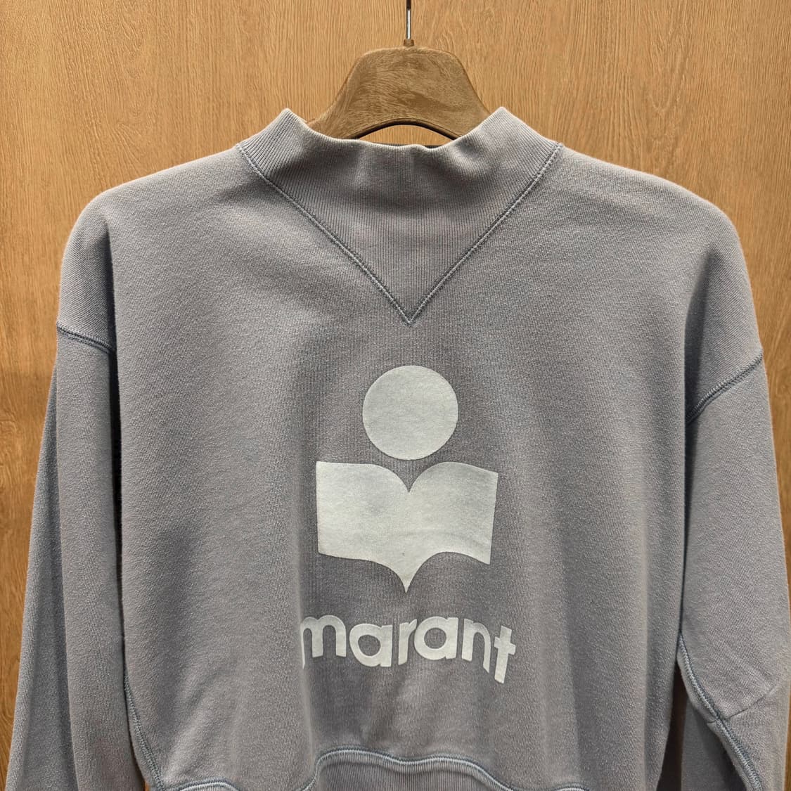 이자벨마랑 에뚜왈 하프넥 맨투맨 로고 프린팅 디테일 루즈핏 라이트 블루 상품이미지4