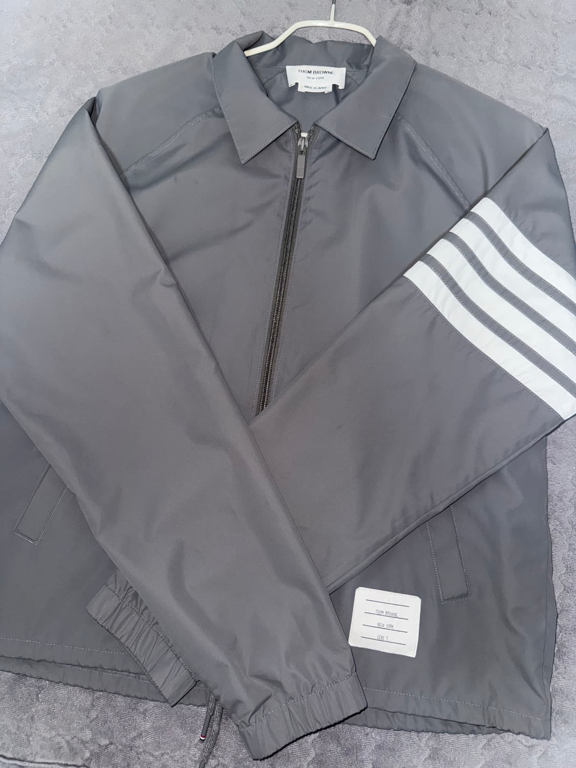 톰브라운 블루종 상품이미지1