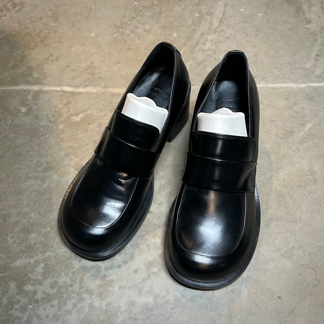 250) 아모멘토 라운드 페니 로퍼 슈즈 블랙 상품이미지1