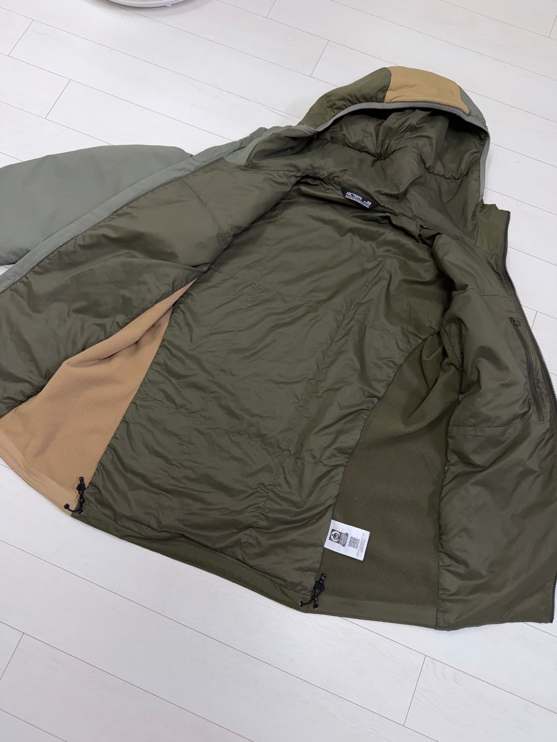 아크테릭스 아톰 포리지 M 사이즈  25년 4월 제조 상품  얼룩이 조금 상품이미지9