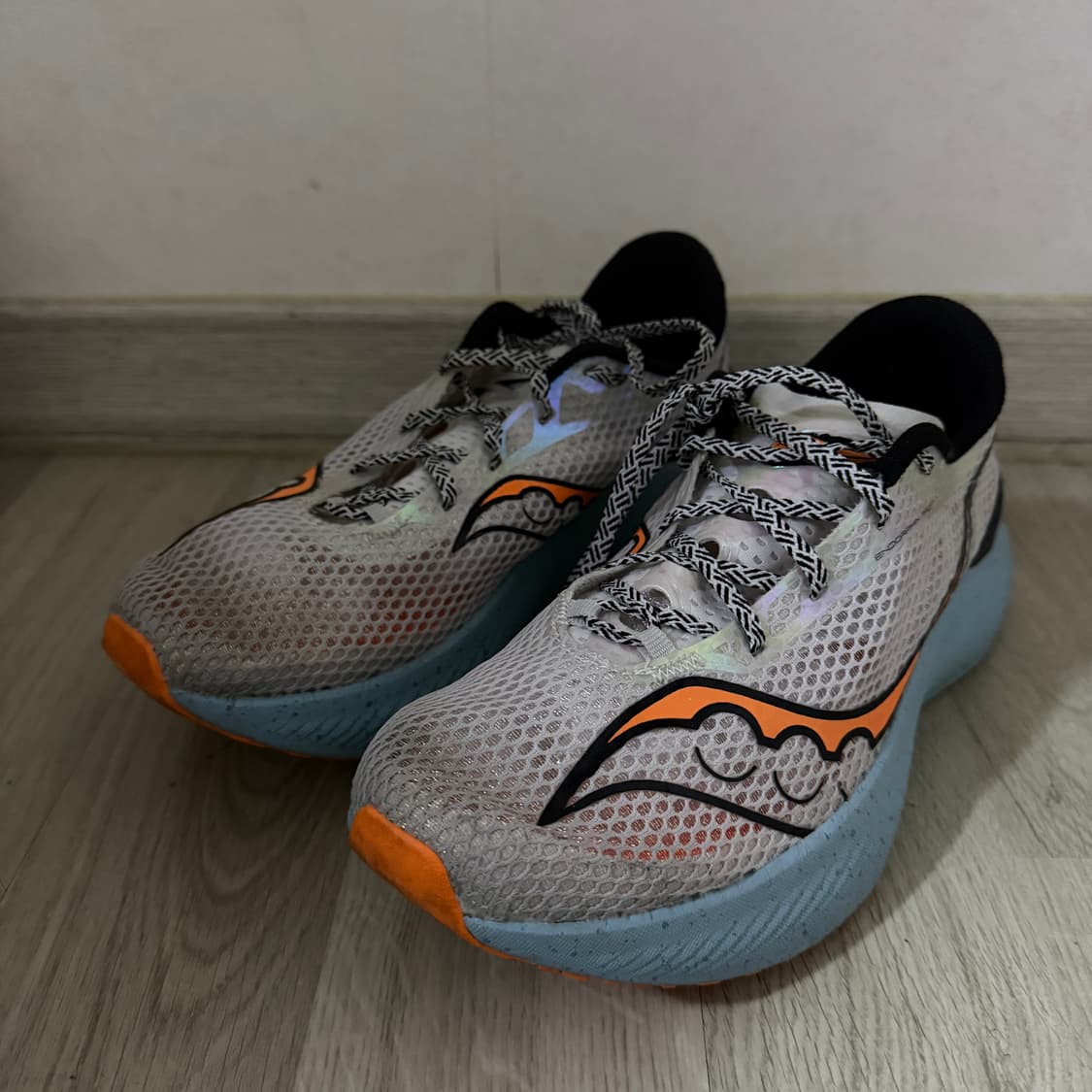 써코니 엔돌핀 프로 3 S20755-25 카본화 (265) 상품이미지7