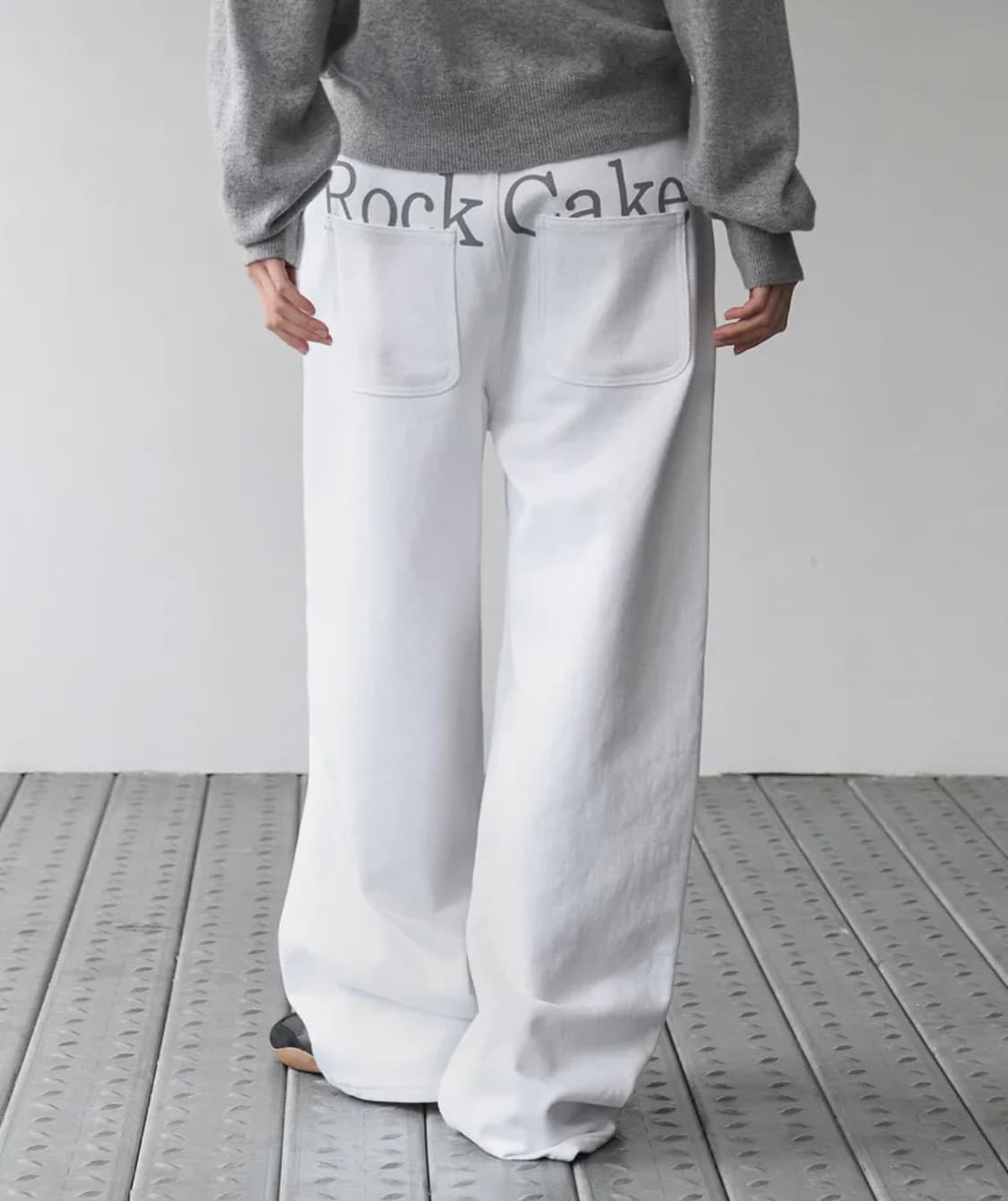 락케이크Lettering Hide Pants - White 상품이미지1