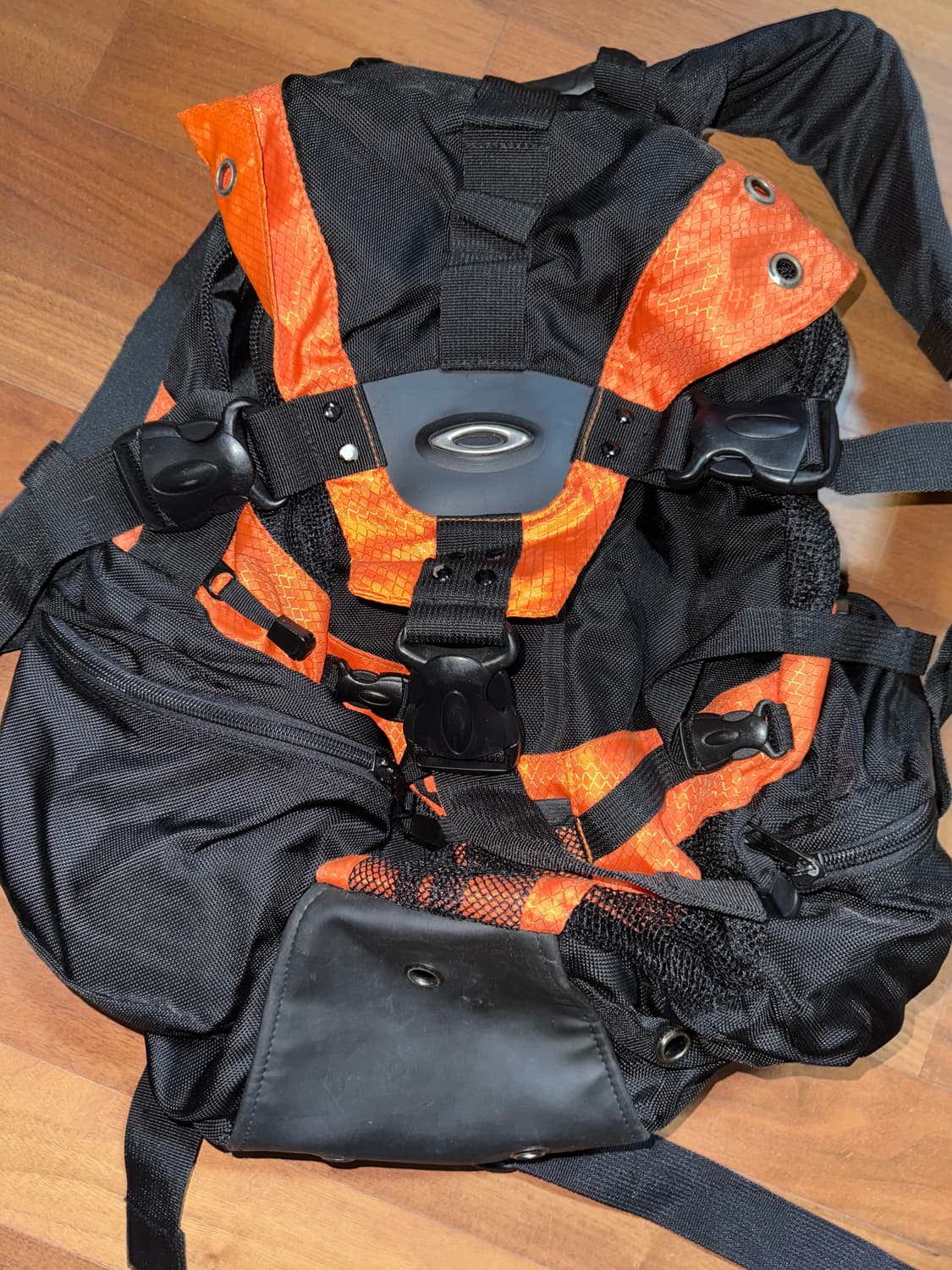 오클리 아웃도어 버클 백팩 상품이미지1