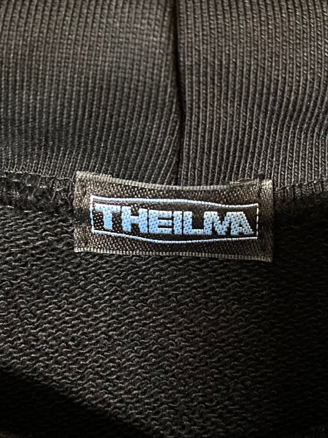 THEILMA 더일마 컷아웃 크롭 베스트 후드티 상품이미지4