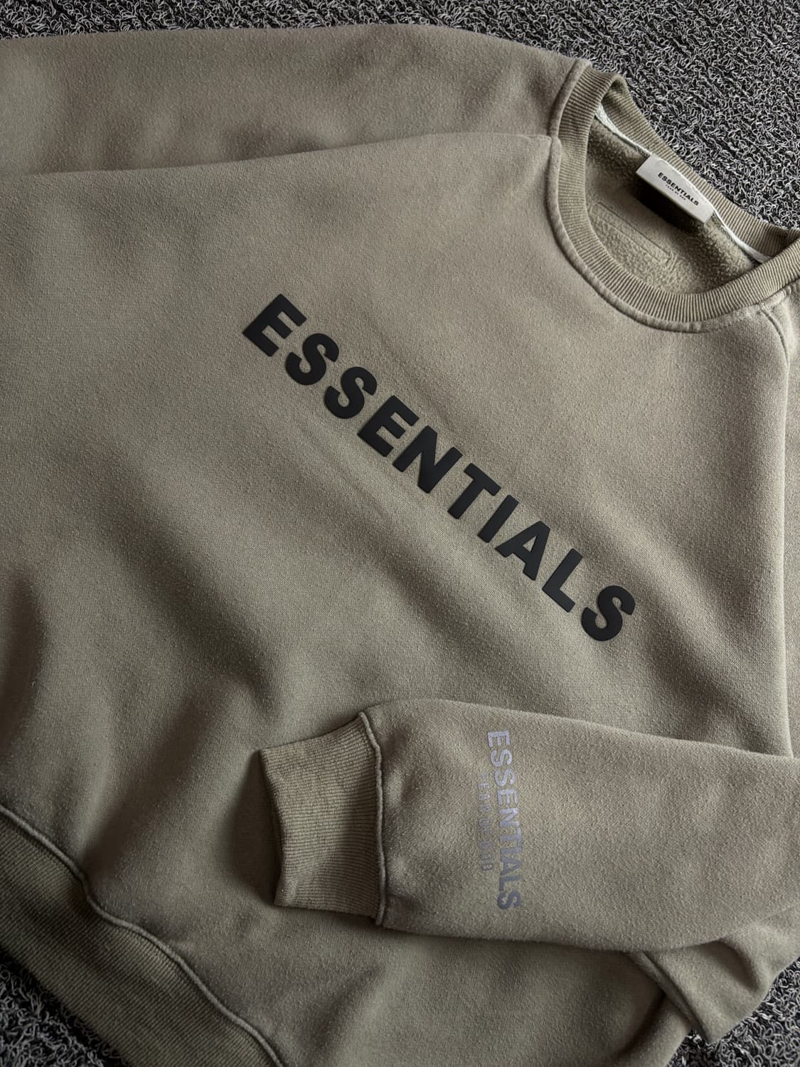 피어오브갓 에센셜 빅로고 크루넥 맨투맨 3974 상품이미지3