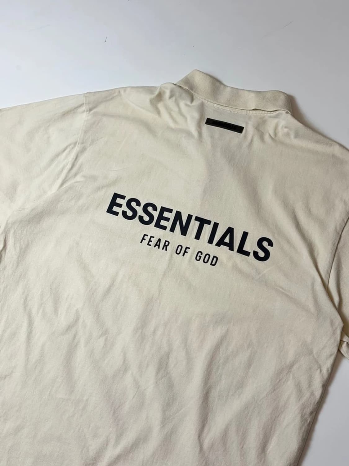 에센셜 피어오브갓 백로고 카라 반팔 티셔츠 PN9568 상품이미지2