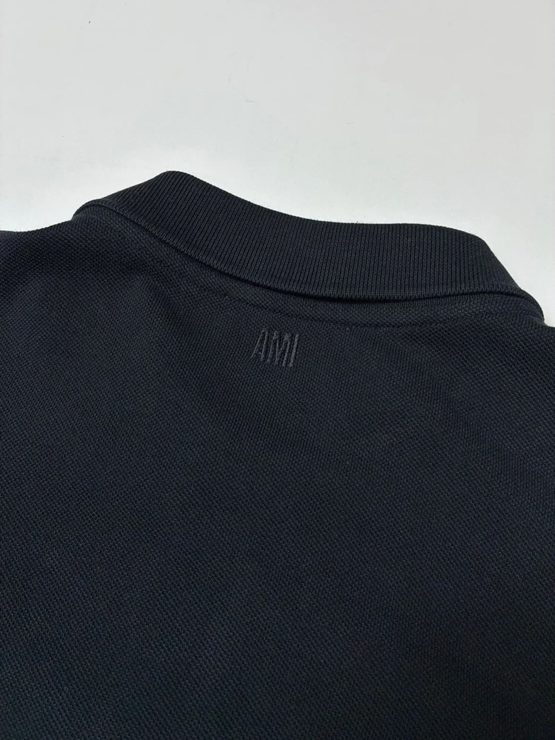 아미 AMI 스몰 하트 로고 폴로 반팔 티셔츠 PN9598 상품이미지6