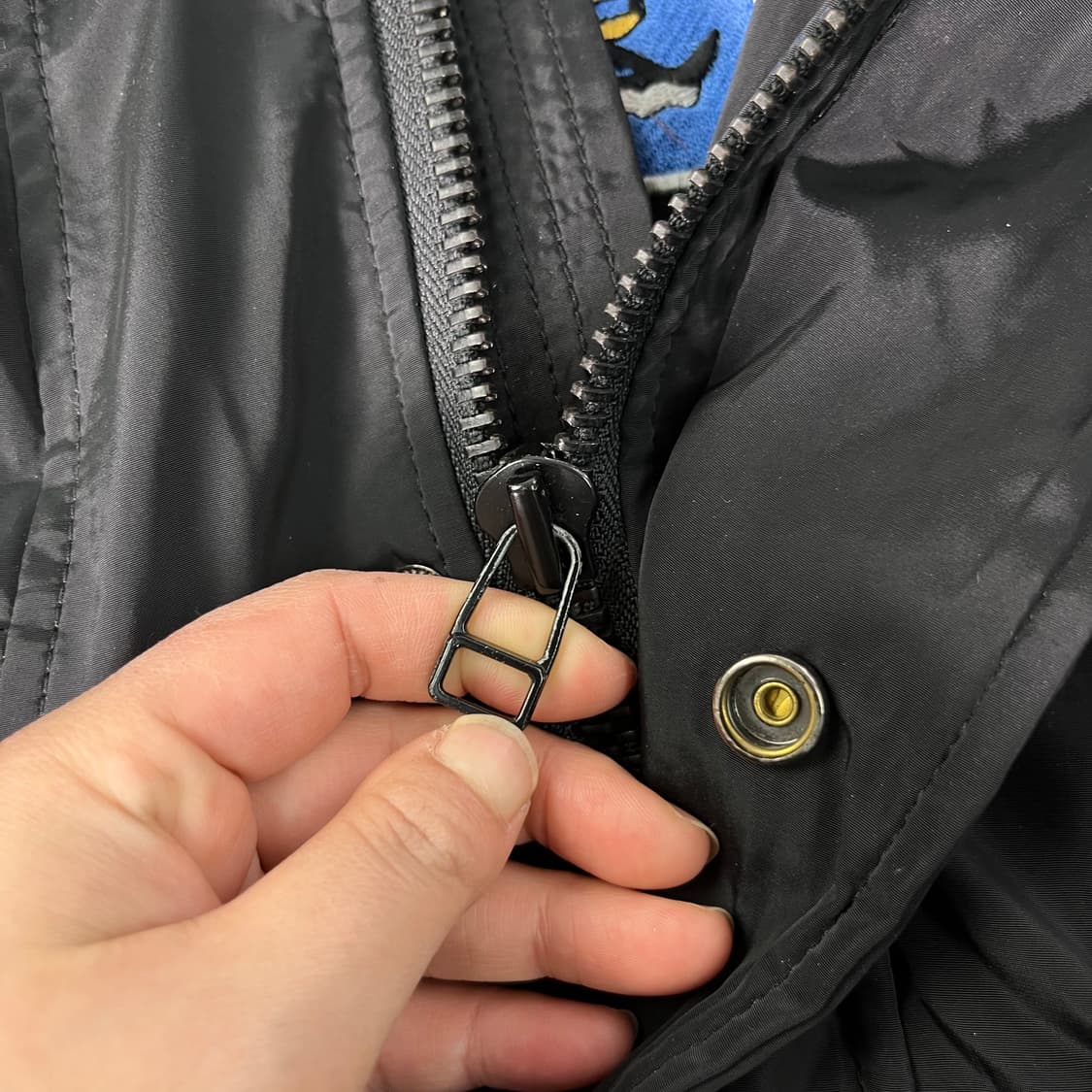 100 무스너클 스틸링 블랙 폭스퍼 구스다운 롱패딩 상품이미지4