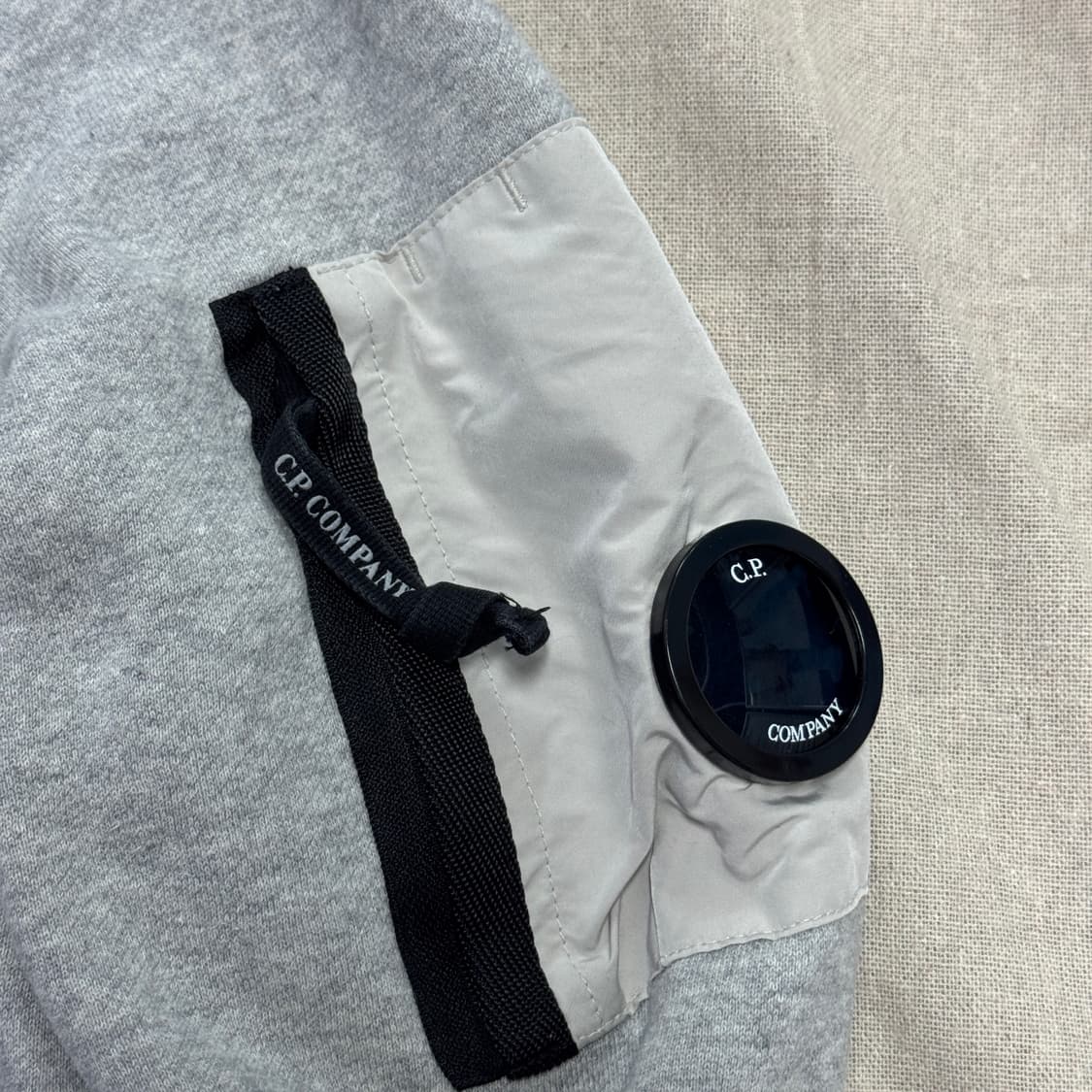 cp컴퍼니 자수 그레이 맨투맨 95 상품이미지4