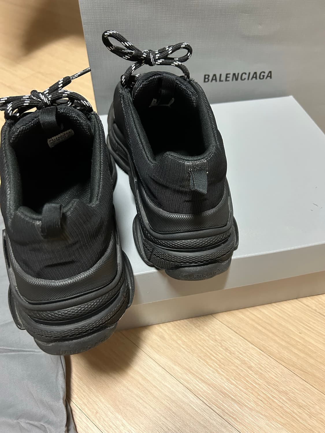 Balenciaga triple s 40 상품이미지3
