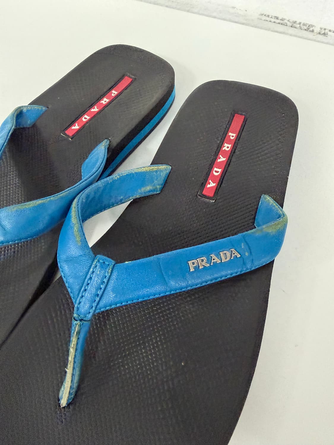 정품) 프라다 남성 블루 쪼리 슬리퍼 7(260) 상품이미지4
