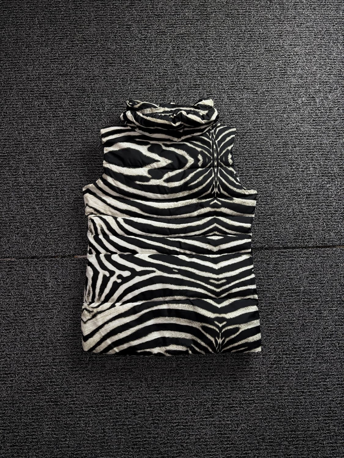 00s 아디다스 타이거 카모 퍼 다운 패딩 베스트 1568 상품이미지5