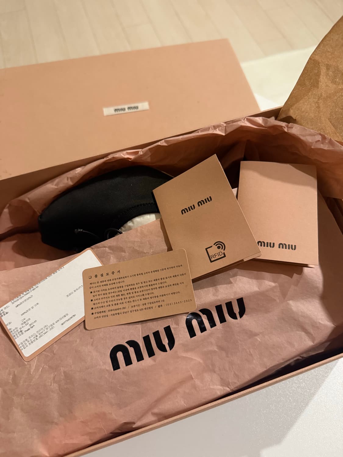 미우미우 새틴 발레리나 힐 37.5 상품이미지8