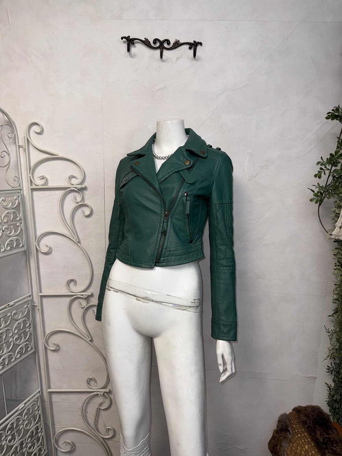 Blue green lamb skin crop rider jacket  상품이미지6
