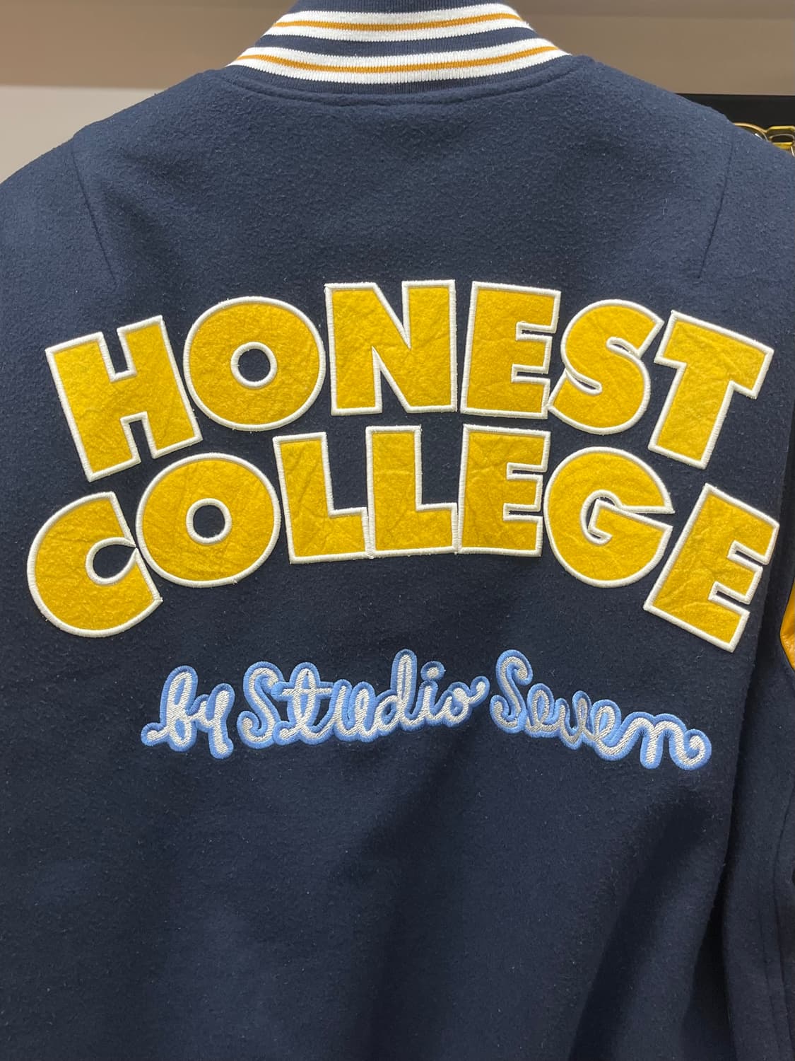 지유 G.U X HONEST COLLEGE 스타디움 자켓 상품이미지6