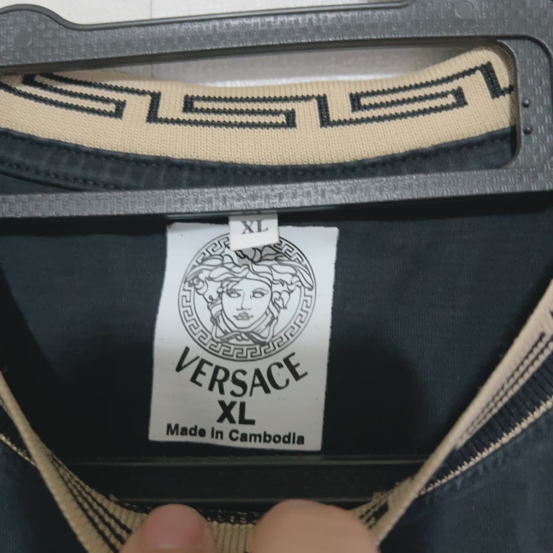 베르사체 블랙 로고 여름 공용 반팔티 상품이미지4