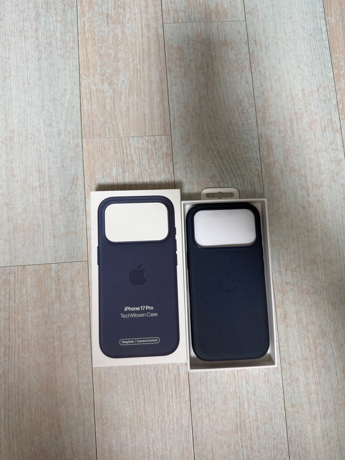 아이폰17프로 테크우븐 케이스 판매 새상품 상품이미지1