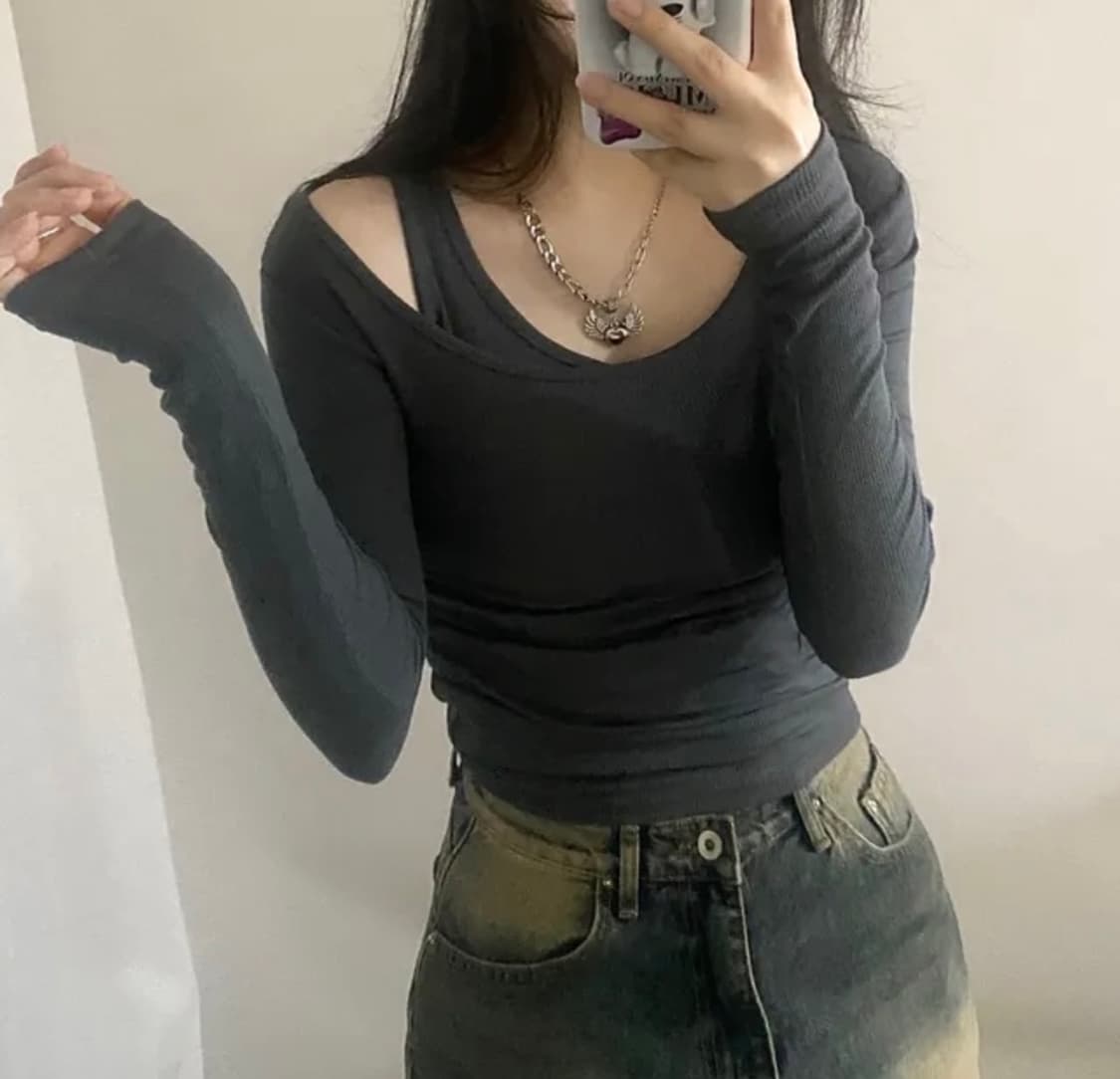 새상품) 오프숄더 슬림핏 긴팔 티셔츠 상품이미지4