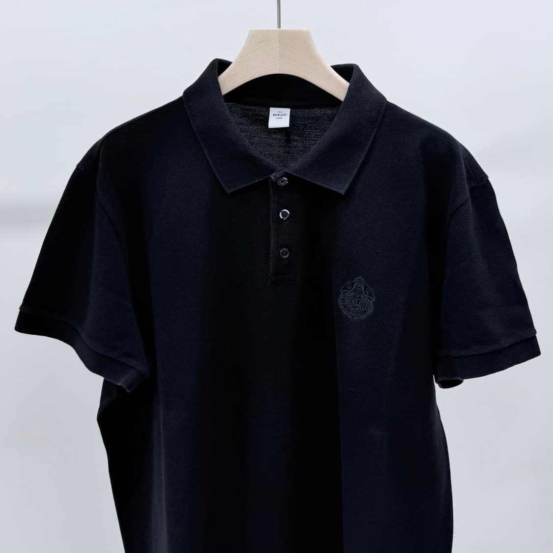 [A+급/3XL] 벨루티 엠브로이더드 반팔 폴로 티셔츠 블랙 상품이미지3