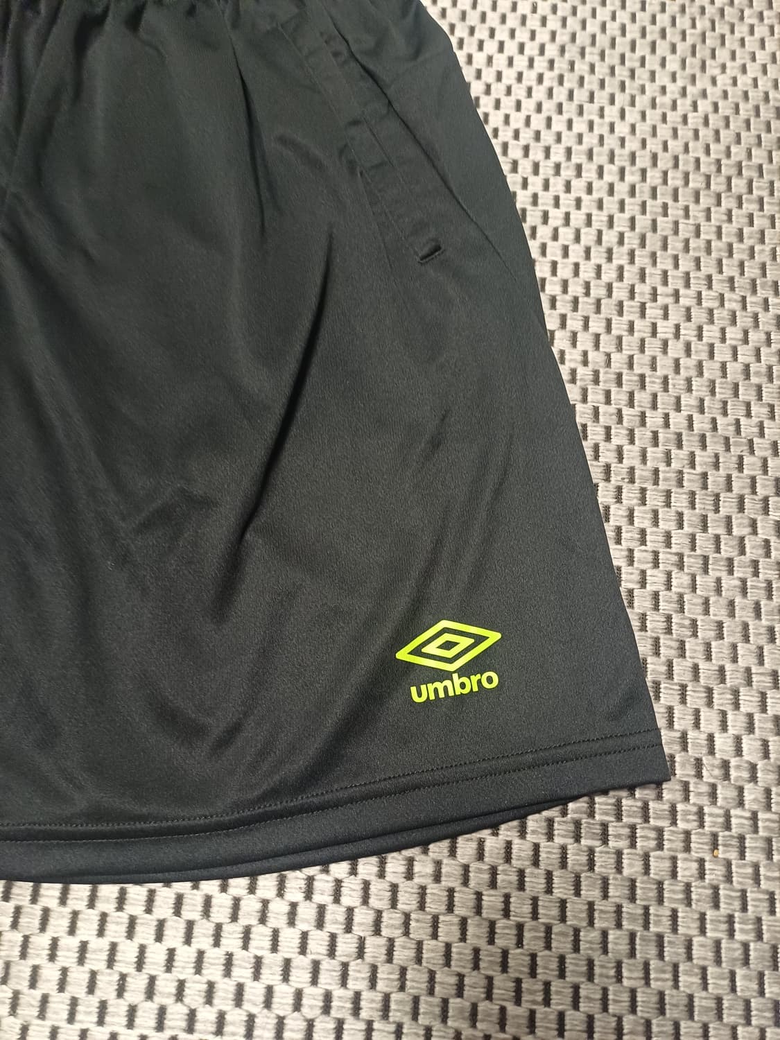 엄브로(UMBRO) 남성 트레이닝 반바지 (L / 82사이즈) 상품이미지2