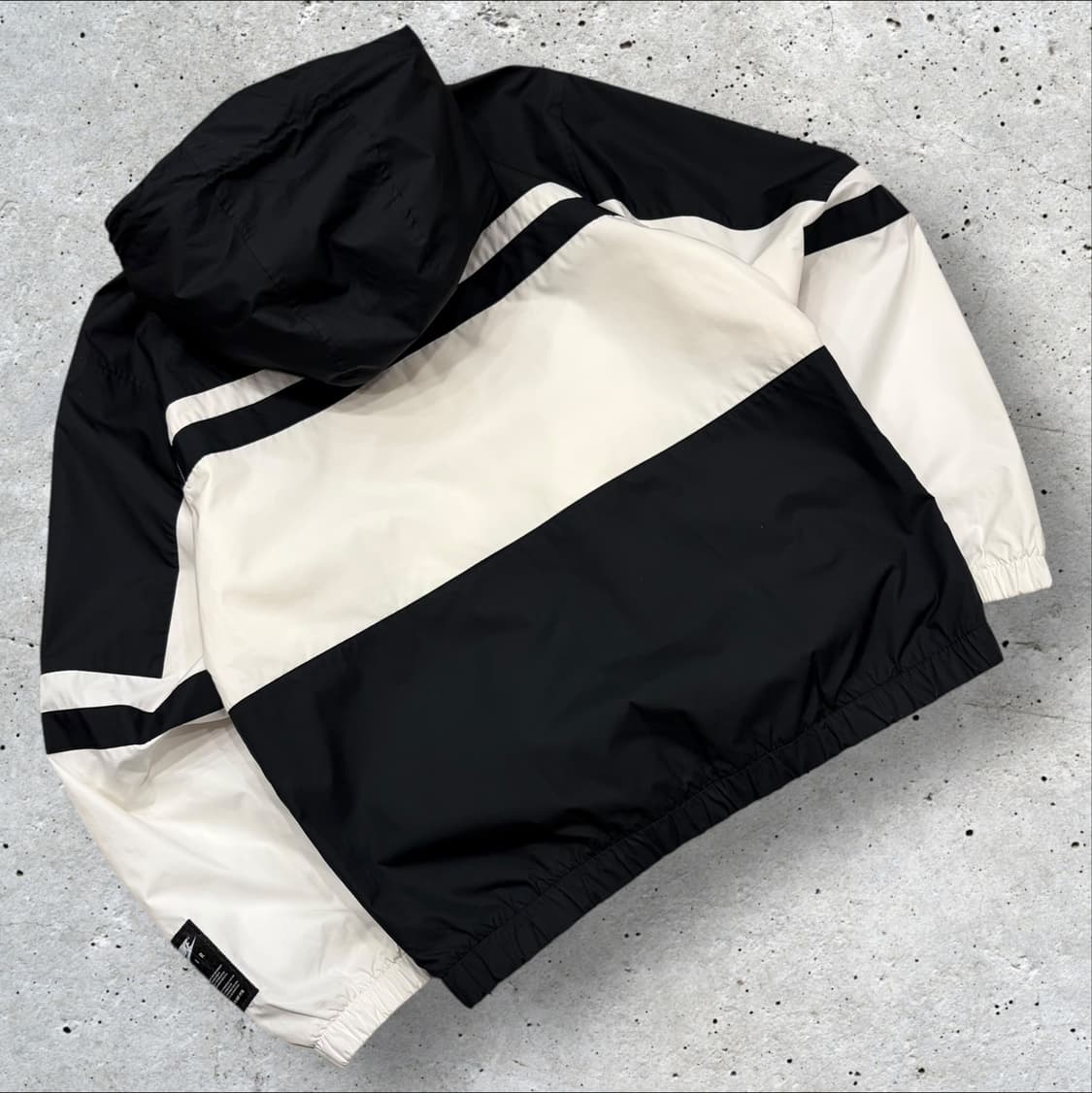 [M] 나이키 에어 블랙/화이트 아노락 후드 바람막이 C647 상품이미지2