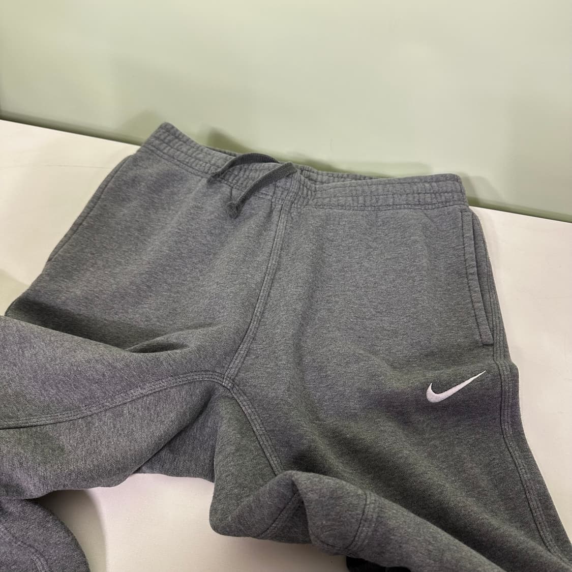M 나이키 진그레이 루즈레귤러핏 스우시 코튼 밴딩 조거팬츠 상품이미지1