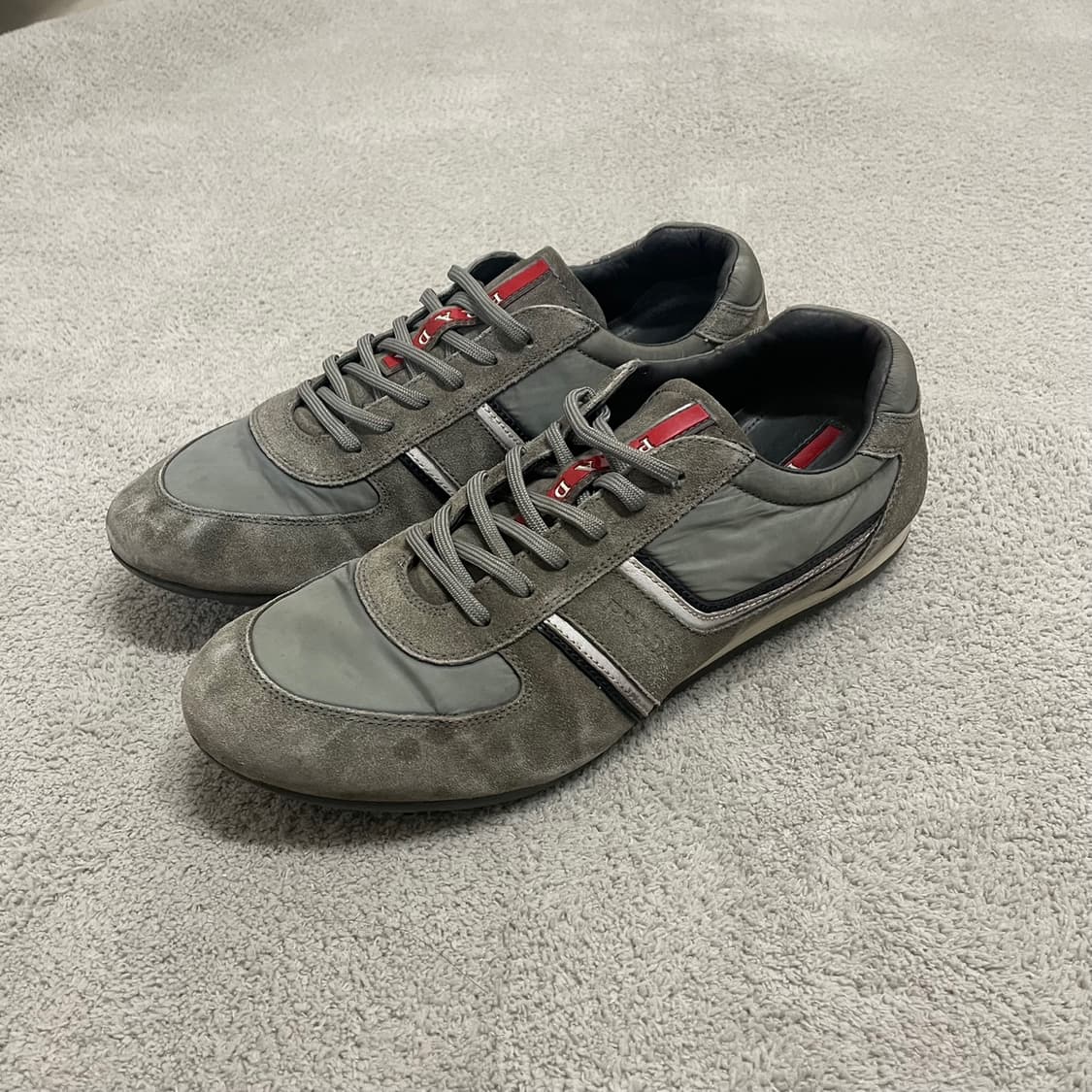 275) 프라다 스포츠 스웨이드 나일론 매치레이스 스니커즈 그레이 상품이미지1