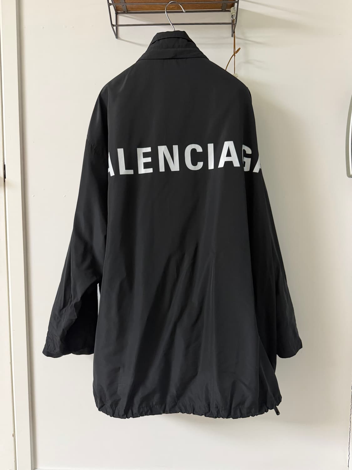 발렌시아가 백로고 바람막이 윈드브레이커 상품이미지1