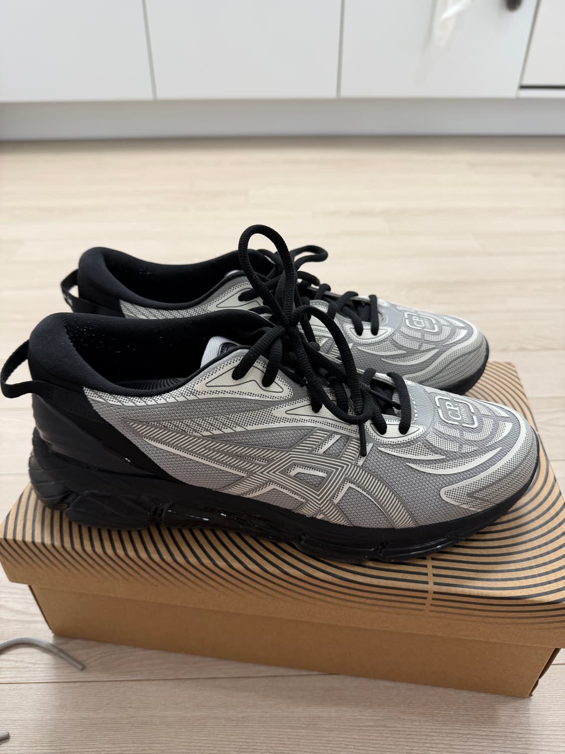 아식스 젤 퀀텀 cp컴퍼니 콜라보 상품이미지2