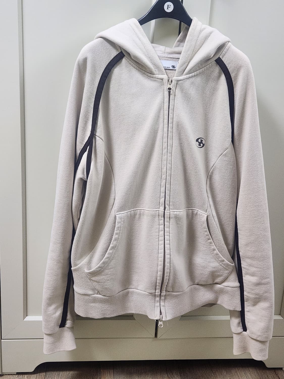 산산기어 후드집업 22fw 2사이즈 베이지 상품이미지2