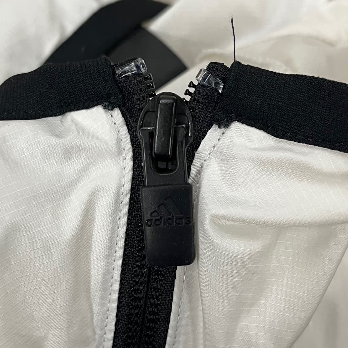 [정품/M] 아디다스 흰색 후드 바람막이 자켓 b19 상품이미지7