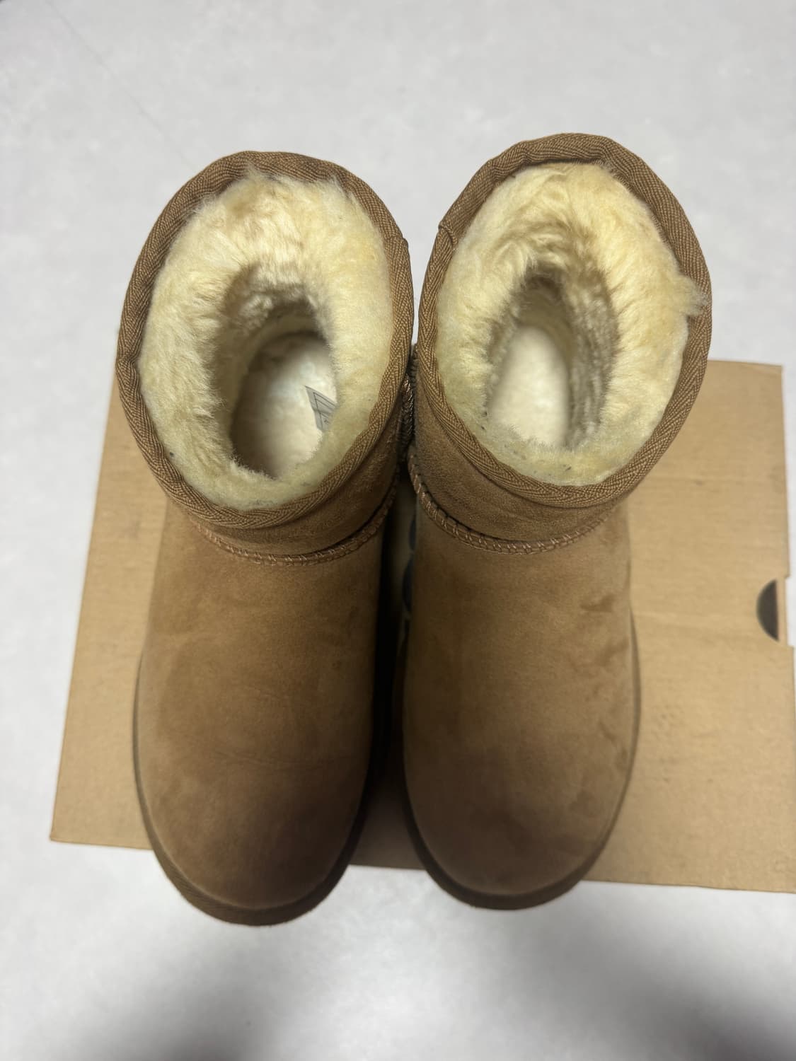 어그 클래식 미니2 풀박 230 상품이미지3