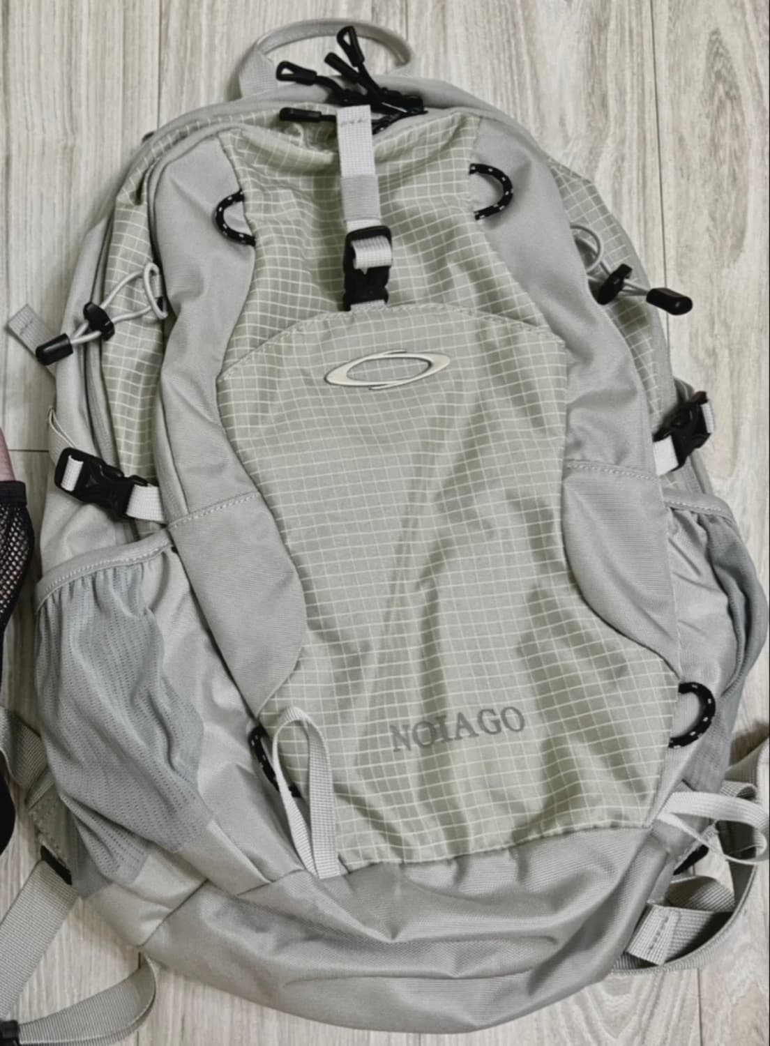 노이아고 NO11388 나일론 데일리 백팩 (라이트그레이) / 고프코어 상품이미지1