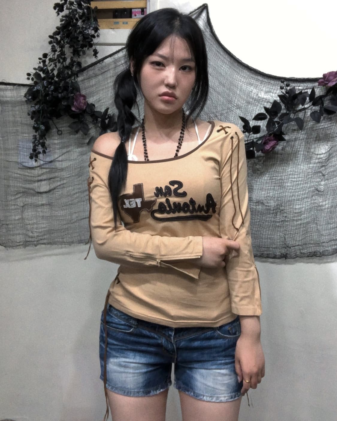 00’s Y2K 베이지 지퍼 아일렛 레터링 탑 상품이미지1