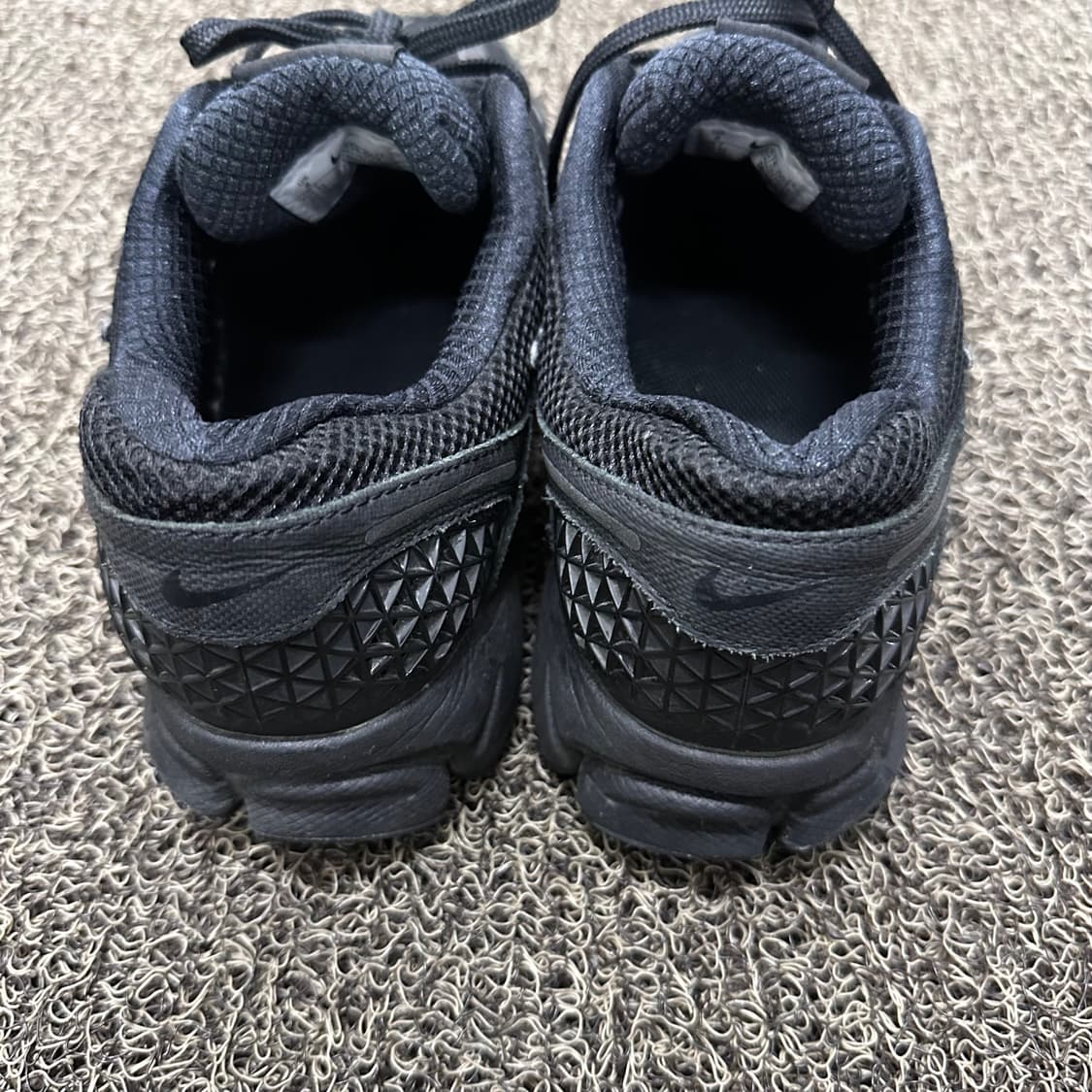 NIKE 나이키 줌 보메로 5 SP 블랙 운동화 260사이즈 상품이미지3